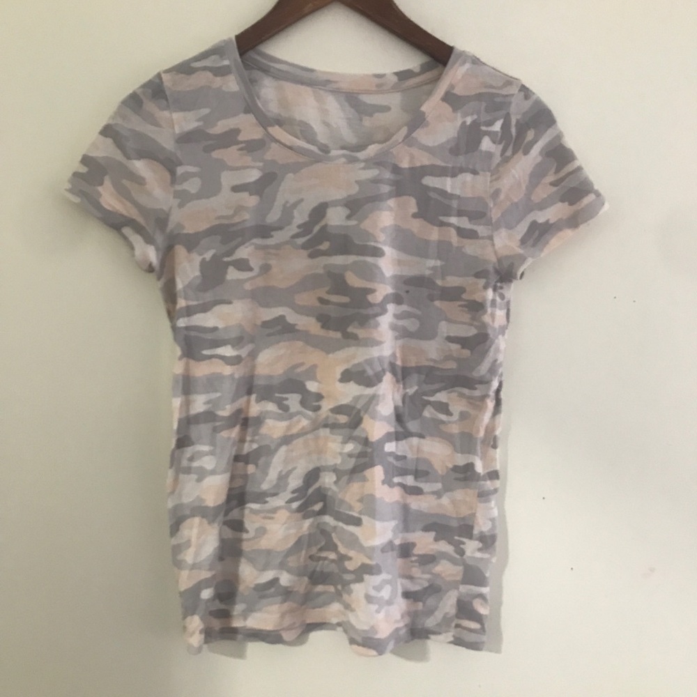 gap leopard gray pink white tshirt
